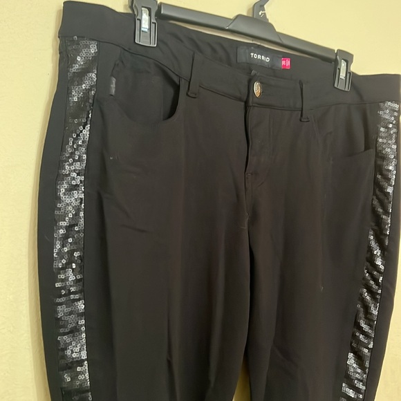 Black Sequin side Leggings PLUS - Picture 2 of 4